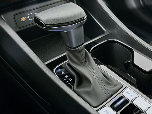 New 2025 Hyundai Tucson SE image 16