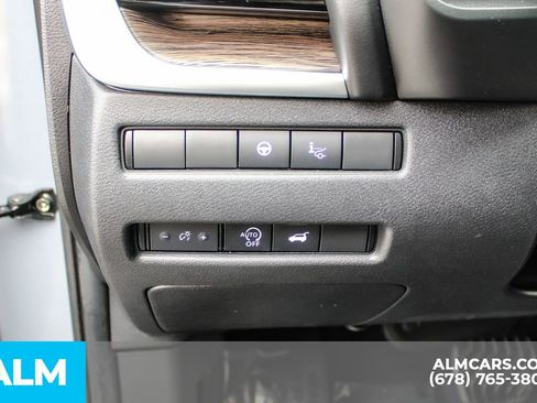 Used 2024 Nissan Rogue Platinum w/ Platinum Premium Package FWD image 32