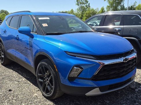 Used 2024 Chevrolet Blazer LT w/ Convenience Package AWD/4WD image 2
