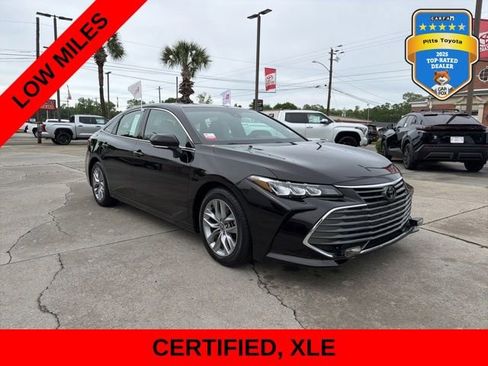 Certified 2022 Toyota Avalon XLE w/ Moonroof Package FWD image 3