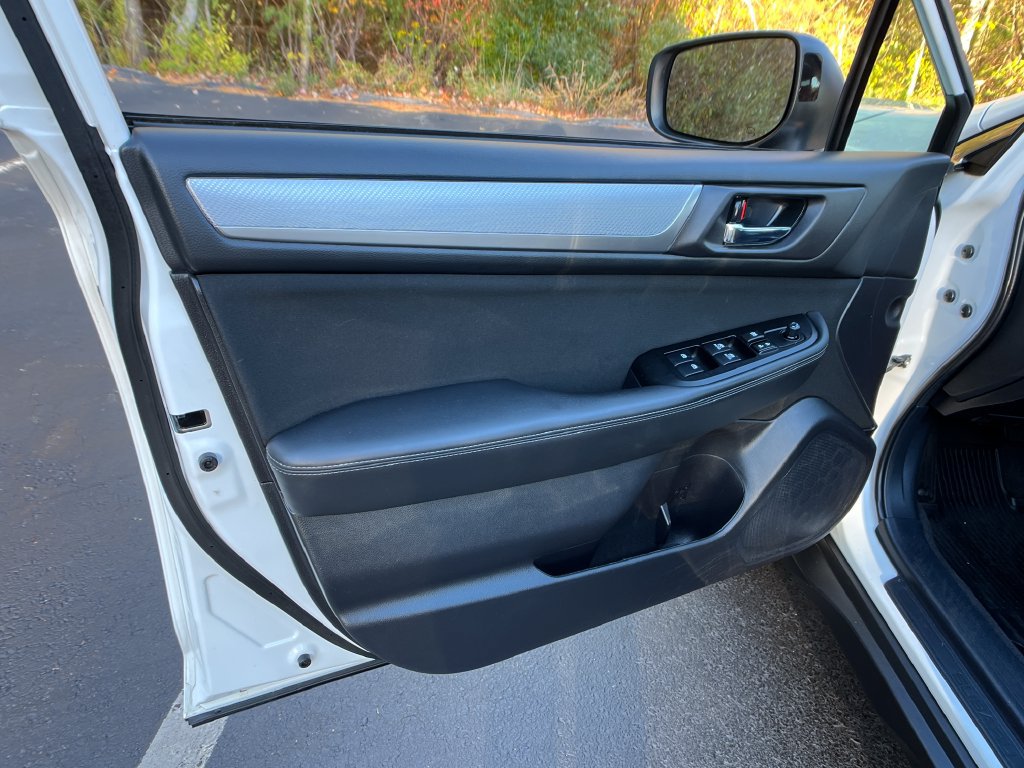 Used 2019 Subaru Outback 2.5i Premium AWD/4WD image 11