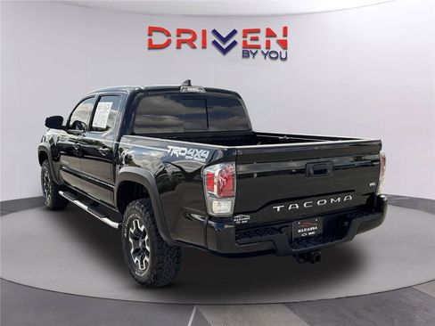 Used 2023 Toyota Tacoma TRD Off-Road w/ Advanced Technology Package AWD/4WD image 6