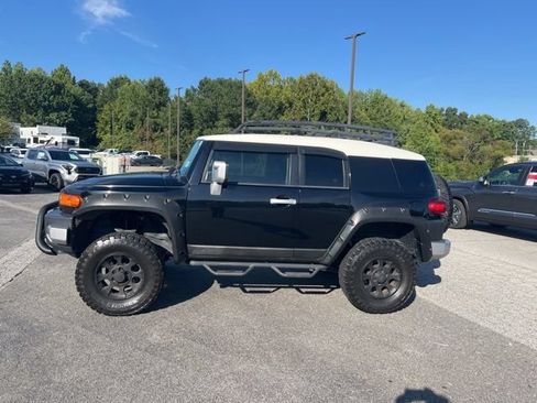 Used 2012 Toyota FJ Cruiser 4WD w/ Upgrade Pkg image 5