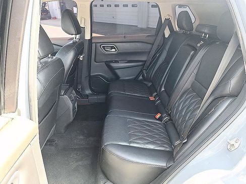 Used 2021 Nissan Rogue Platinum FWD image 12