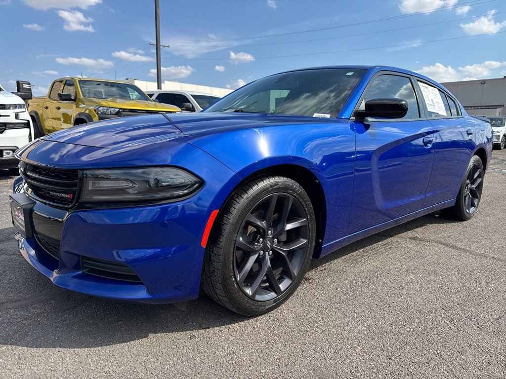 Used 2020 Dodge Charger SXT w/ Blacktop Package RWD image 4