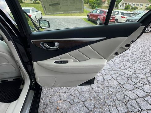 Used 2015 INFINITI Q50 Premium w/ Technology Package AWD/4WD image 24