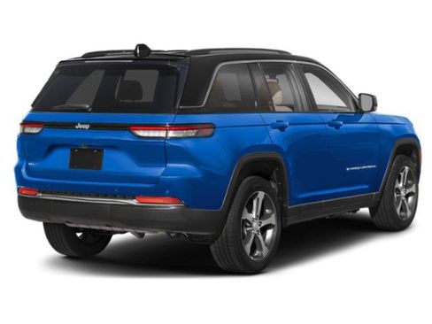 Certified 2023 Jeep Grand Cherokee Trailhawk w/ Advanced Protech Group II AWD/4WD image 3