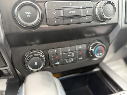 Used 2019 Ford F150 XLT w/ Equipment Group 302A Luxury image 15