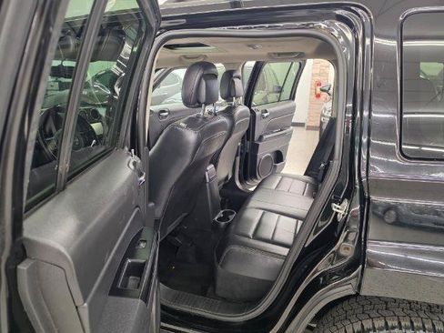 Used 2016 Jeep Patriot High Altitude FWD image 13