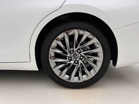 Used 2025 Lexus ES 300h w/ Technology Package FWD image 29