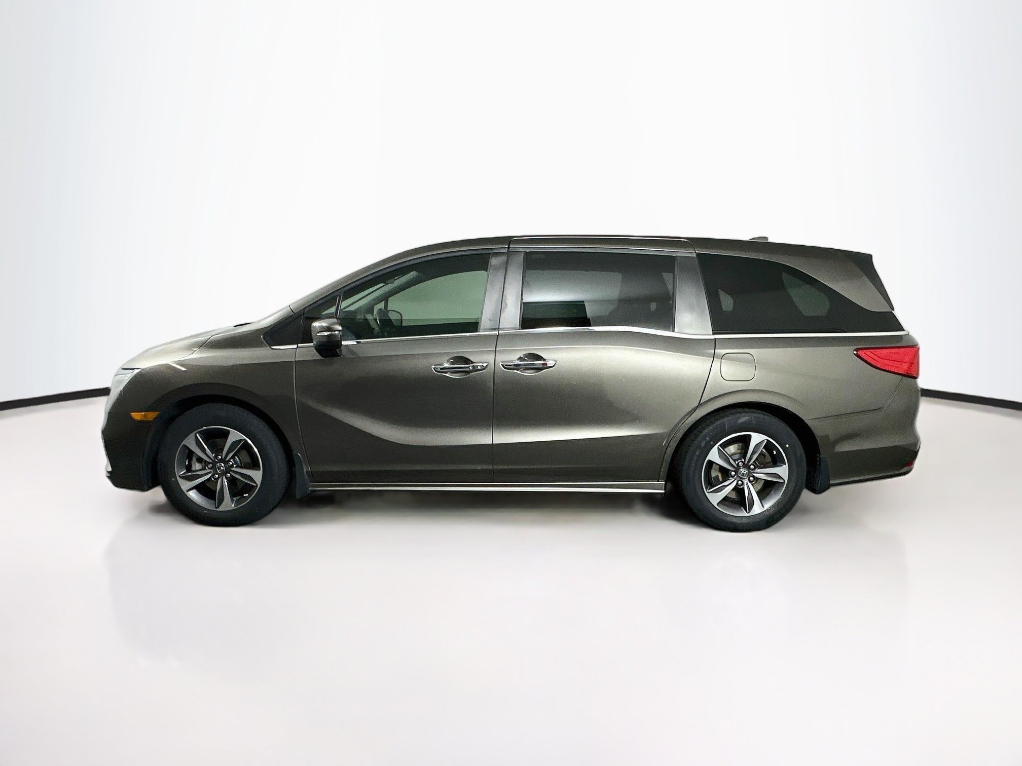 Used 2018 Honda Odyssey Touring image 4