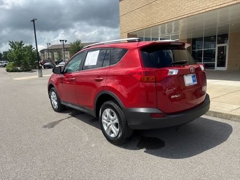 Used 2013 Toyota RAV4 LE AWD/4WD image 2