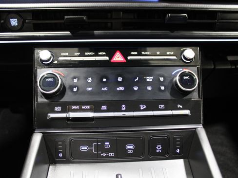 Used 2024 Hyundai Santa Fe Calligraphy image 20