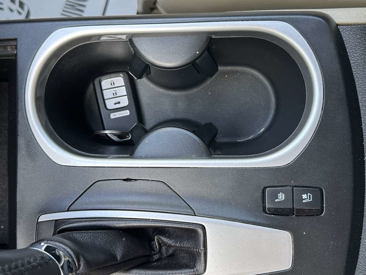 Used 2017 Acura RDX w/ Advance Package FWD image 35