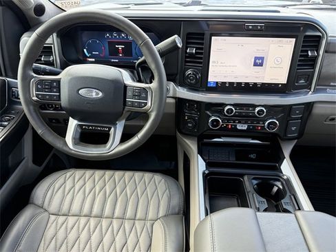 Used 2025 Ford F450 Platinum w/ Platinum Plus Package image 8