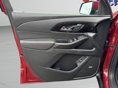 Used 2022 Chevrolet Traverse RS image 16