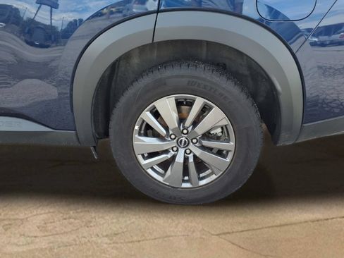 Used 2025 Nissan Pathfinder SV FWD image 25