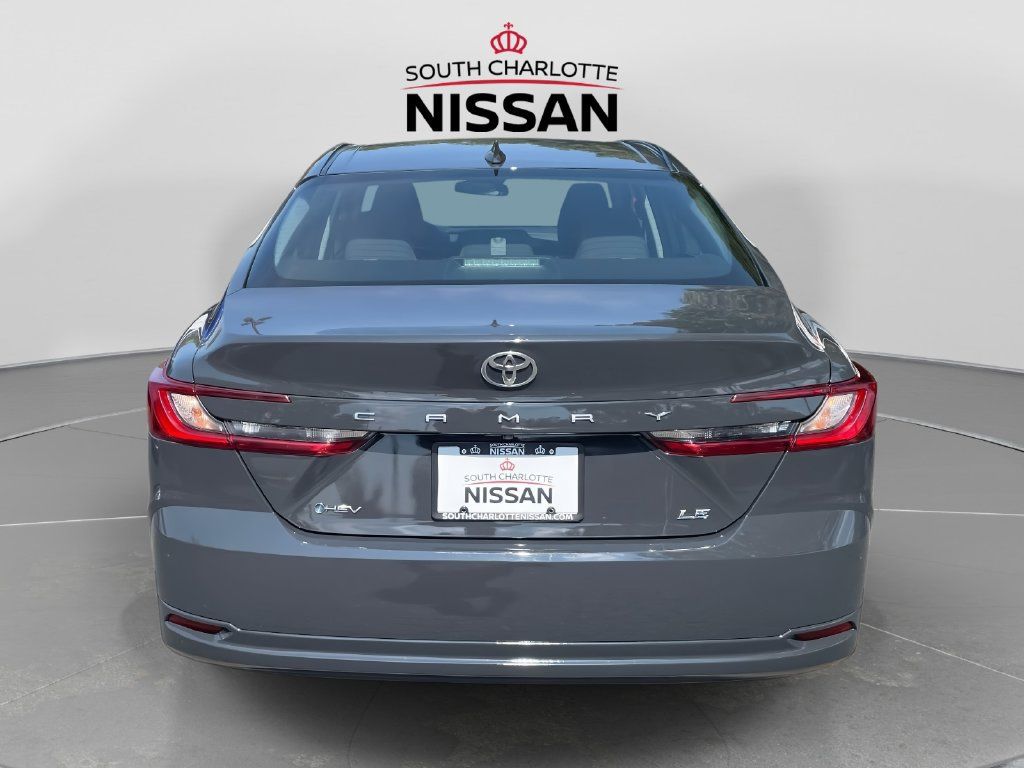 Used 2025 Toyota Camry LE FWD image 5