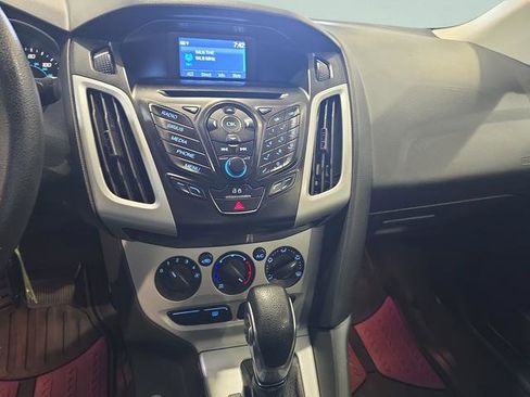 Used 2014 Ford Focus SE w/ SE Winter Package image 30