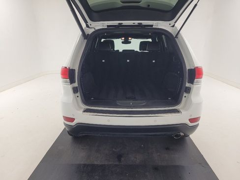 Used 2020 Jeep Grand Cherokee Limited AWD/4WD image 29