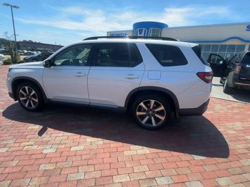 Certified 2023 Honda Pilot Touring image 8