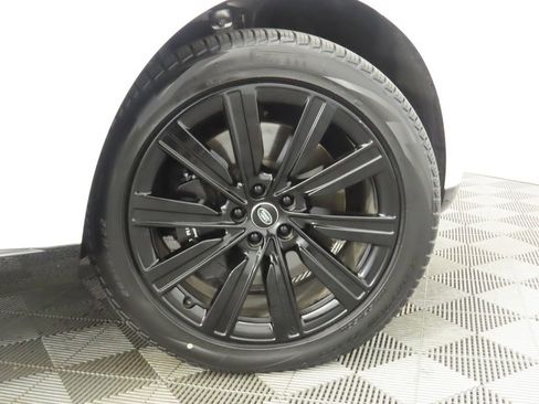 Certified 2023 Land Rover Range Rover Long Wheelbase SE image 32