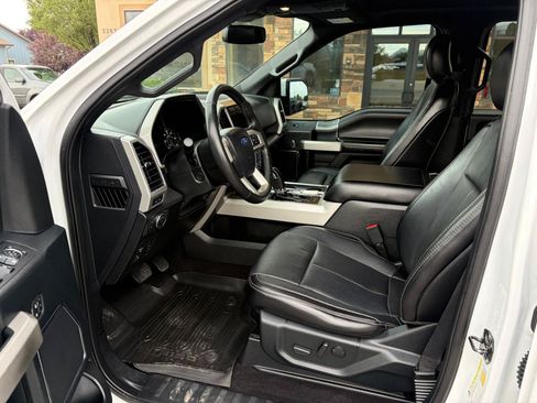 Used 2019 Ford F150 Lariat w/ Equipment Group 502A Luxury AWD/4WD image 4
