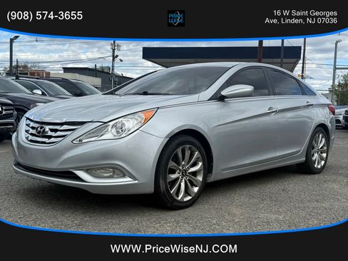 Used 2011 Hyundai Sonata SE w/ Navigation & Sunroof Pkg 4 image 3