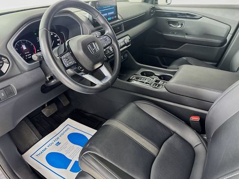 Used 2023 Honda Pilot Touring image 7
