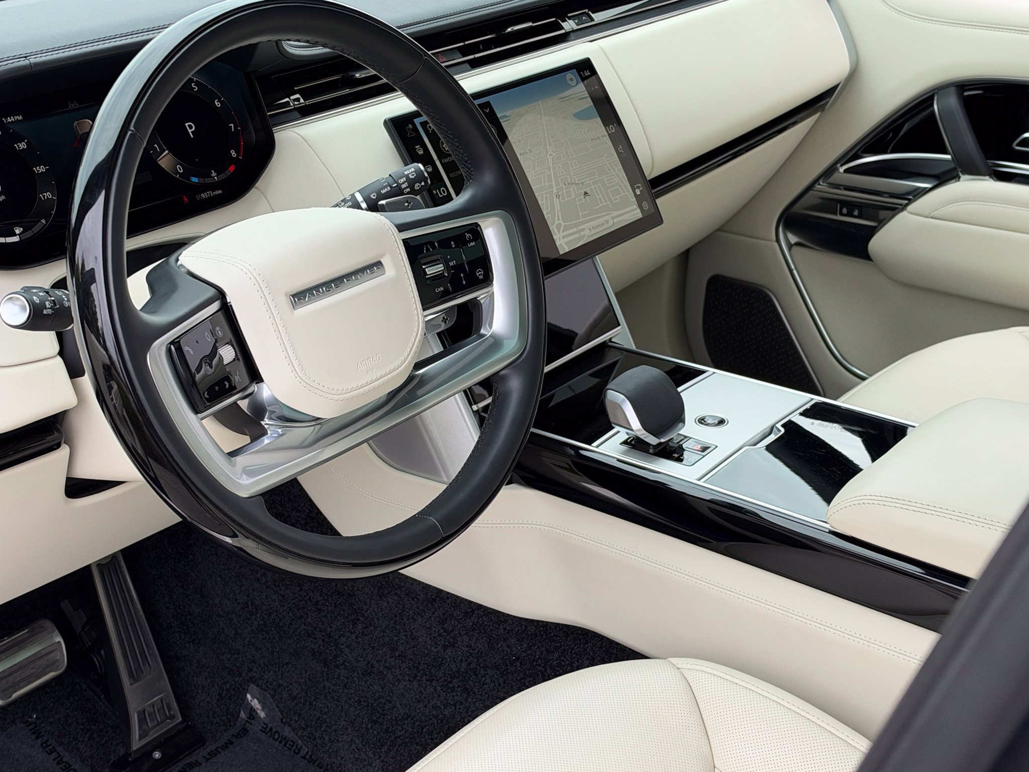 Used 2025 Land Rover Range Rover Autobiography AWD/4WD image 19