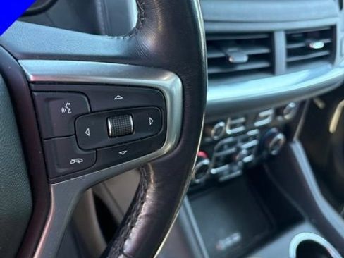 Used 2022 Chevrolet Tahoe Z71 w/ Luxury Package AWD/4WD image 15