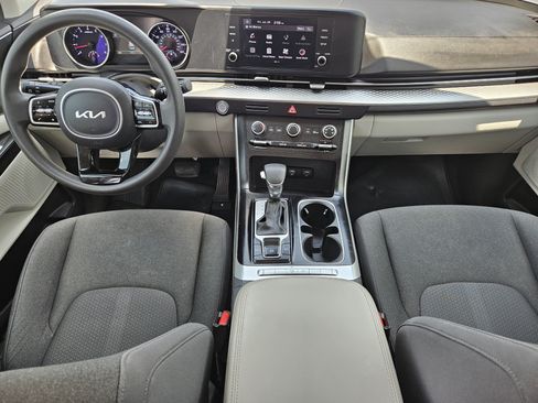 Used 2022 Kia Carnival LX FWD image 24
