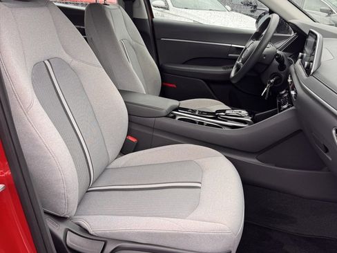 Used 2022 Hyundai Sonata SE image 11