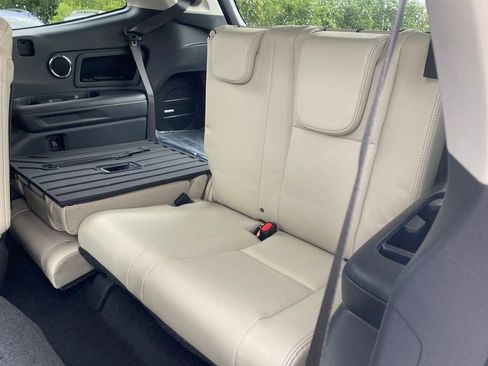 New 2025 Subaru Ascent Limited image 9