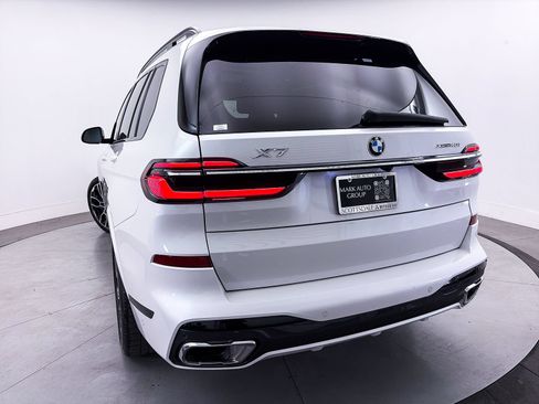 Used 2023 BMW X7 xDrive40i w/ M Sport Package AWD/4WD image 11