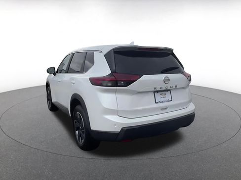 Used 2025 Nissan Rogue SV image 11