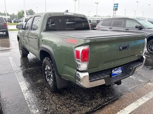 Used 2022 Toyota Tacoma TRD Off-Road AWD/4WD image 13