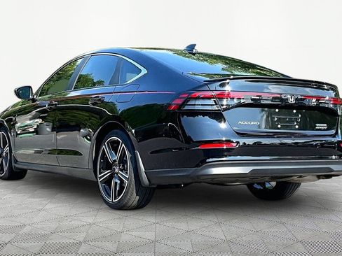 Used 2025 Honda Accord Sport image 5