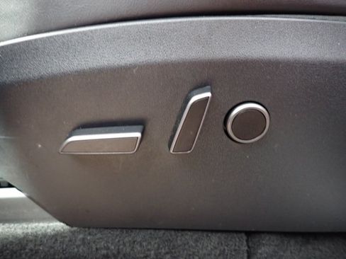 Used 2023 Tesla Model Y Long Range AWD/4WD image 13