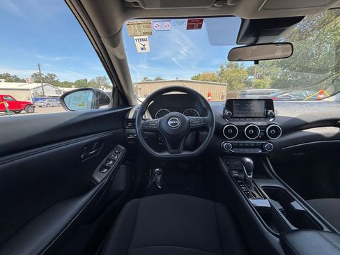 Used 2025 Nissan Sentra S FWD image 32