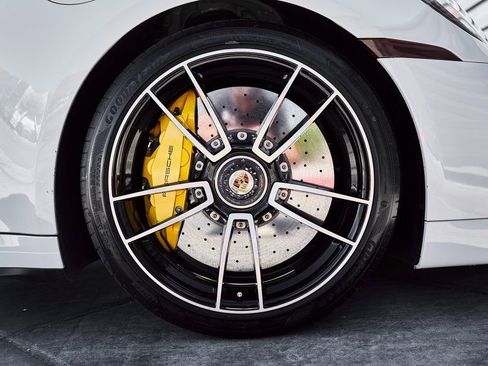 Used 2021 Porsche 911 Turbo S image 21