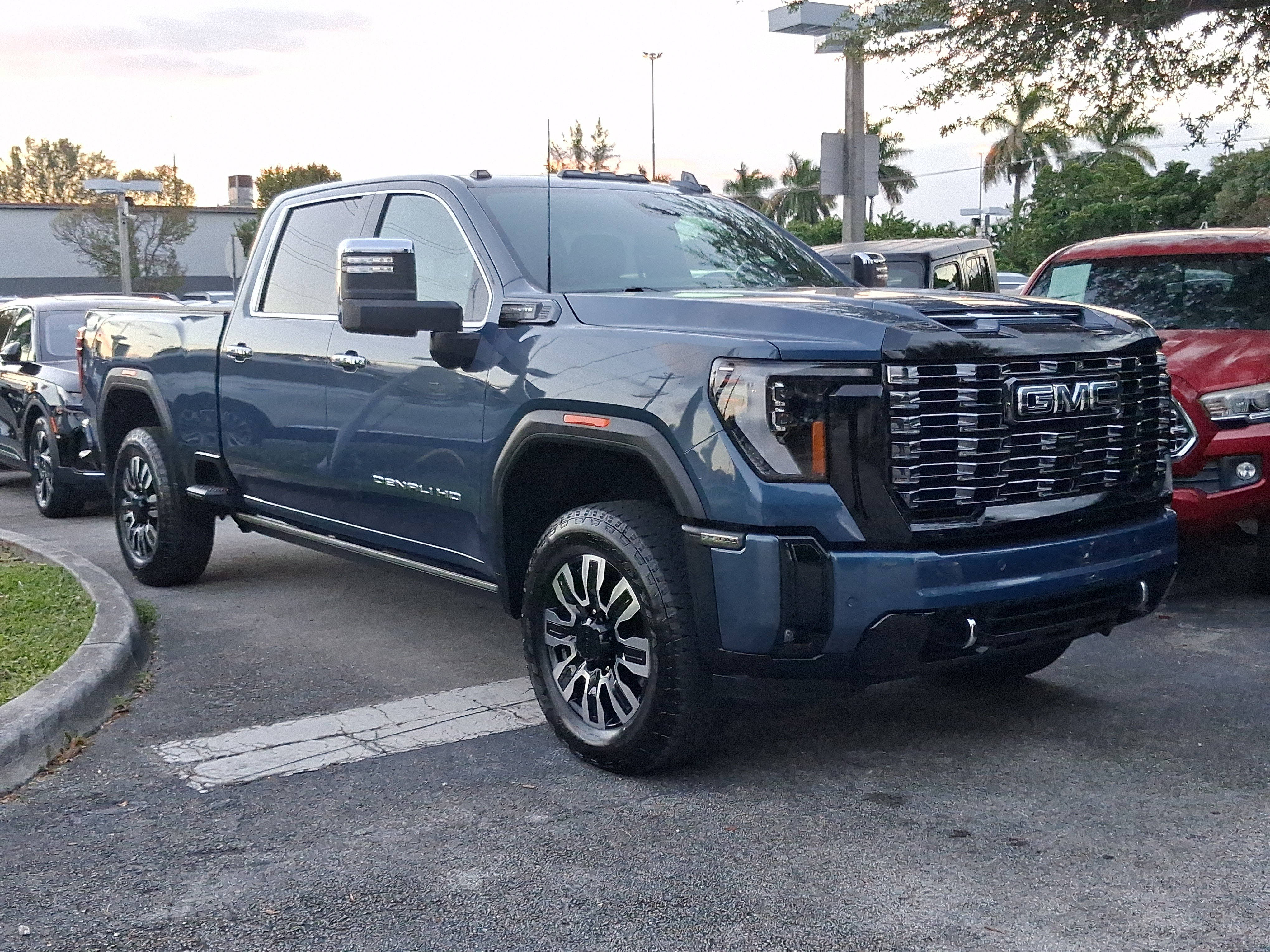 Used 2025 GMC Sierra 2500 Denali Ultimate AWD/4WD image 22