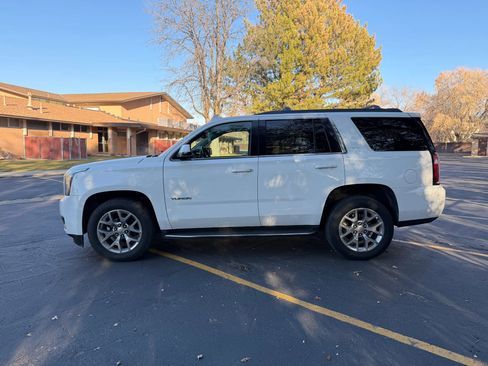 Used 2016 GMC Yukon SLT w/ HD Trailering Package image 5