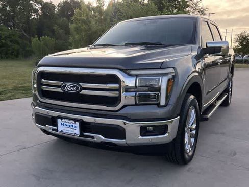 Used 2025 Ford F150 Lariat w/ Equipment Group 501A Mid image 2