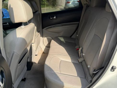 Used 2010 Nissan Rogue SL w/ Leather Pkg image 11