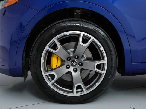 Certified 2023 Maserati Levante GT AWD/4WD image 23