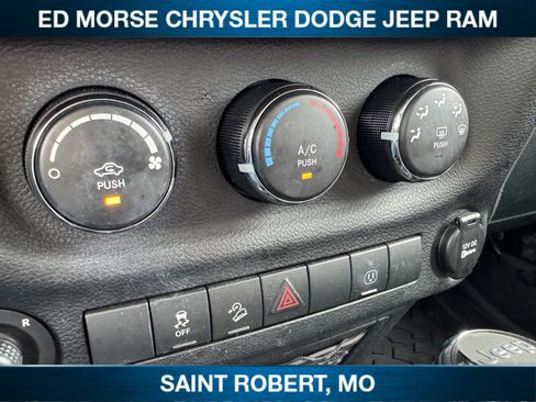 Used 2014 Jeep Wrangler Unlimited Rubicon AWD/4WD image 17