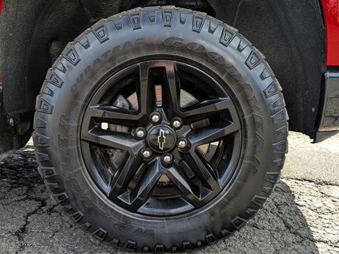 Used 2022 Chevrolet Silverado 1500 LT Trail Boss w/ LT Trail Boss Premium Package image 9