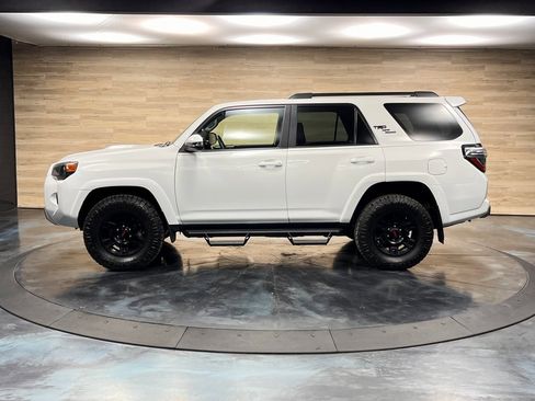 Used 2024 Toyota 4Runner TRD Off-Road Premium image 15