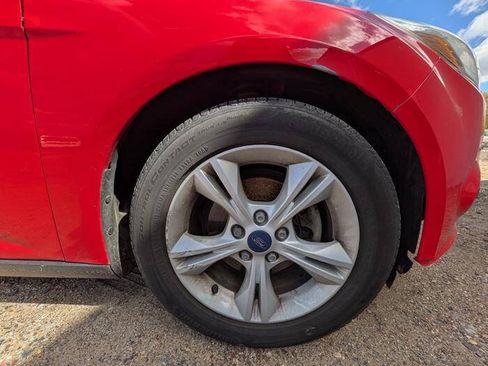 Used 2014 Ford Focus SE w/ SE Winter Package FWD image 19